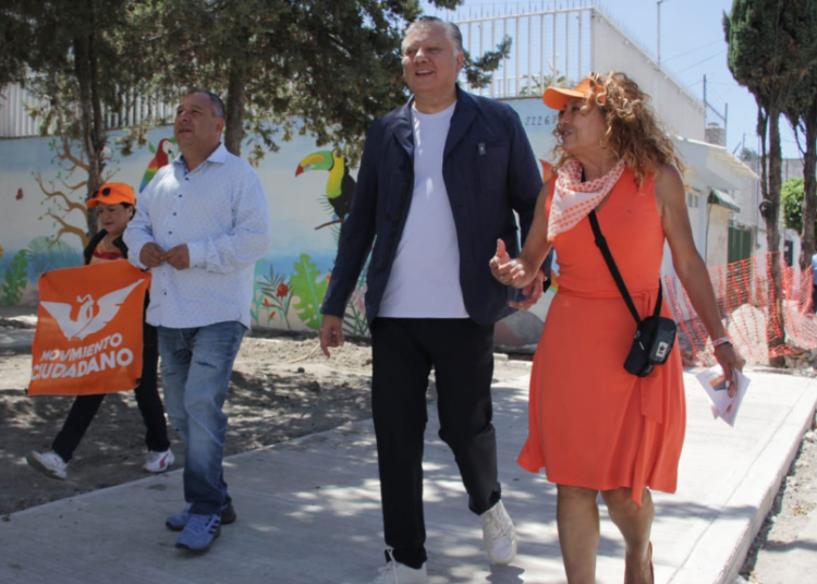 Familias de San Manuel reciben a Fer Morales con los brazos abiertos
