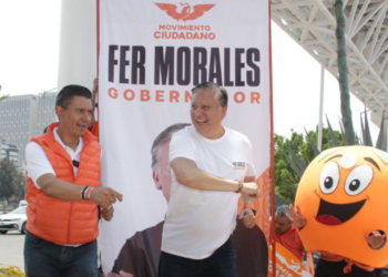 El candidato a la alcaldía de Puebla, Rafael Cañedo, inicia campaña con pega de calcas