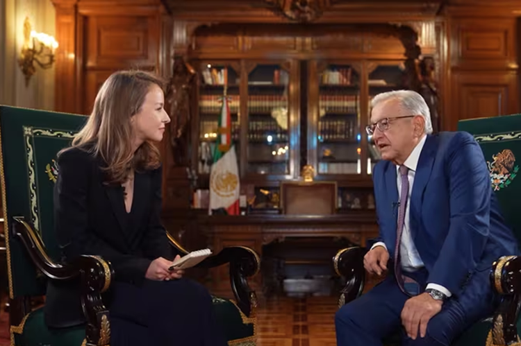 AMLO acusa censura del INE por pedirle bajar entrevista con Canal Red