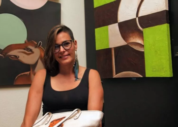 Una exposición pictórica y artesanal con causa para la triatleta Coco López