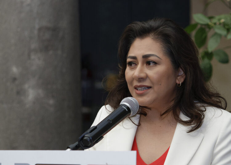 Camarillo y Nadia Navarro se adscribieron como integrantes de pueblos originarios para amarrar candidaturas