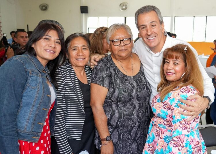 Reciben a Pepe Chedraui lideres de colonias de Puebla capital