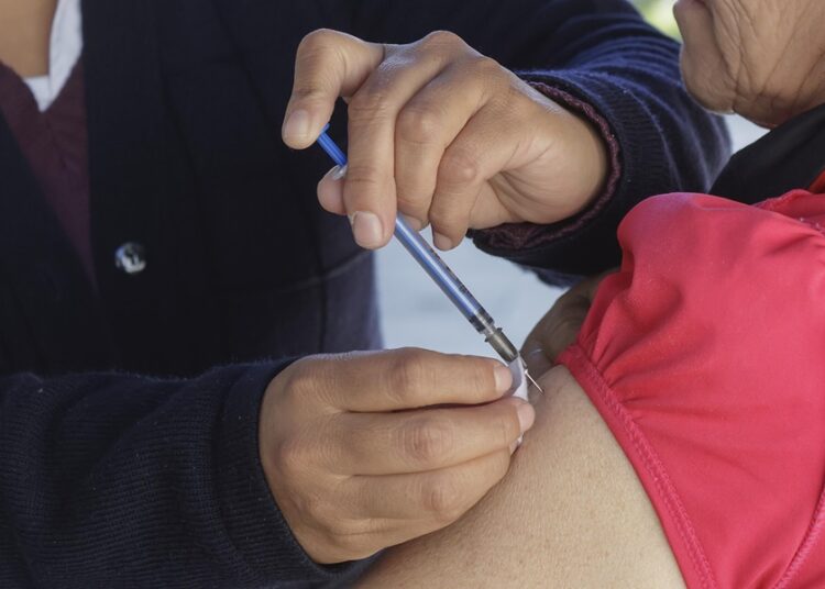 Vacuna Sputnik está disponible en 14 unidades médicas públicas