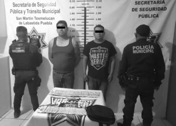 Aseguran a 2 hombres con droga y dinero en efectivo en Texmelucan