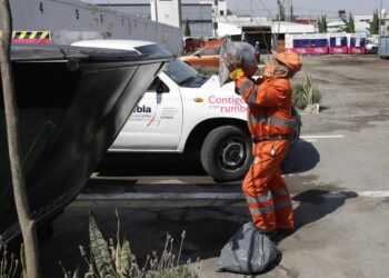Limpia ha recolectado 11 toneladas de ceniza volcánica en últimos días