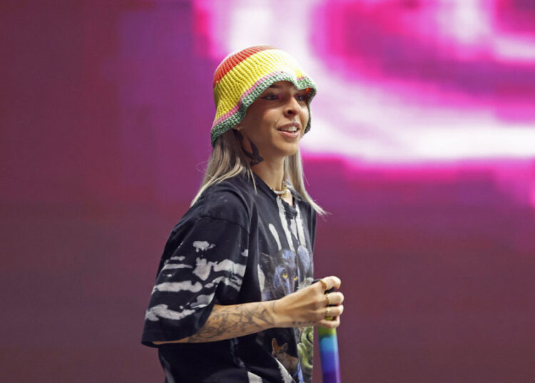 Young Miko lanza su primer álbum ‘att.’ y prepara su debut en Coachella
