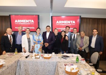 Alejandro Armenta sostiene encuentro estratégico con empresarios
