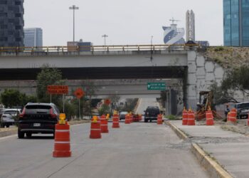 Antes del 15 de mayo podrían reabrir carriles centrales en la Vía Atlixcáyotl