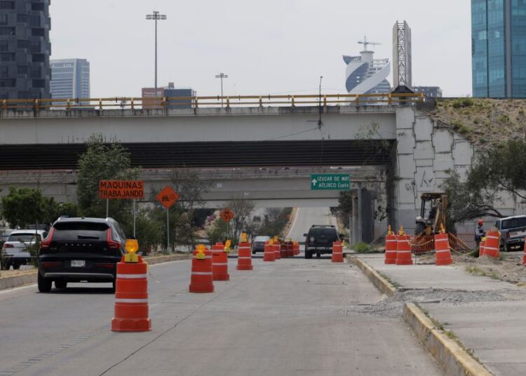 Antes del 15 de mayo podrían reabrir carriles centrales en la Vía Atlixcáyotl