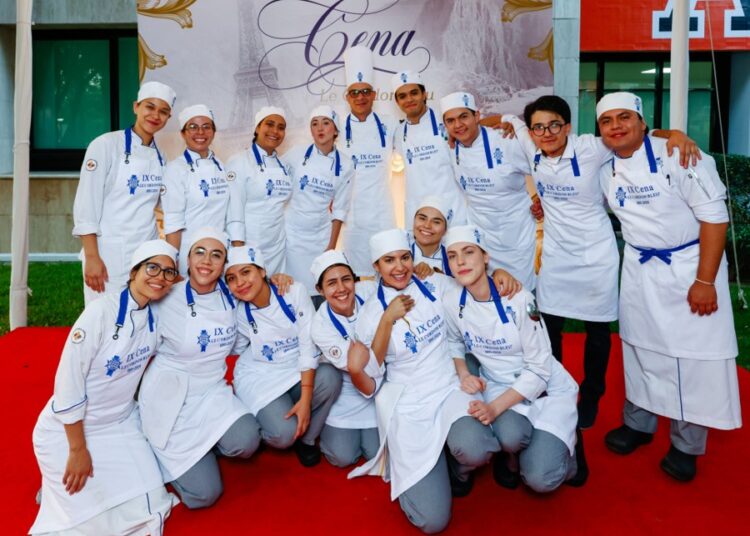 Gala gastronómica por alumnos Anáhuac en Cena Le Cordon Bleu