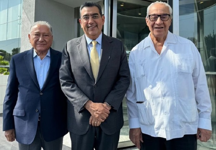 Sergio Salomón se reúne con los exmandatarios Pacheco Pulido y Morales Flores