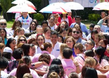 Lalo Rivera se compromete a crear el primer Sistema Estatal de Cuidados