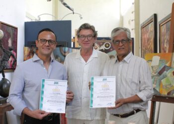 Mezcal Candinga recibe medalla de oro de AMMA A.C.
