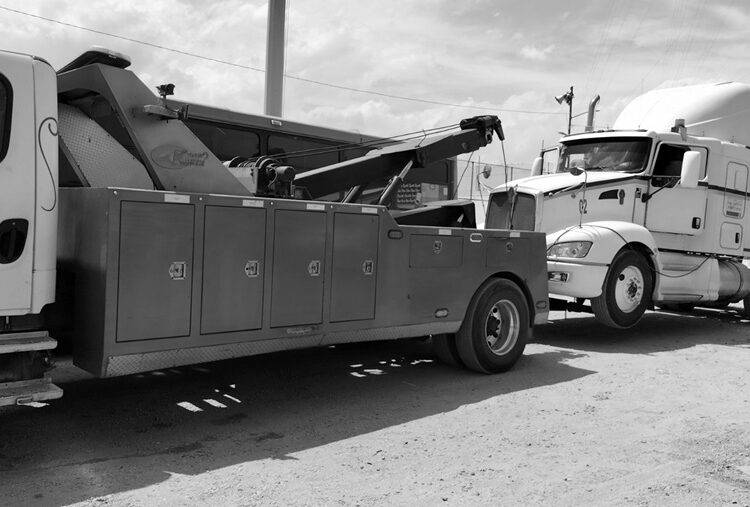 SP Texmelucan detuvo a dos por robo de tractocamión