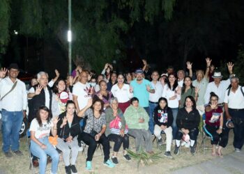 Tonantzin Fernández se reúne con vecinos de El Campanario