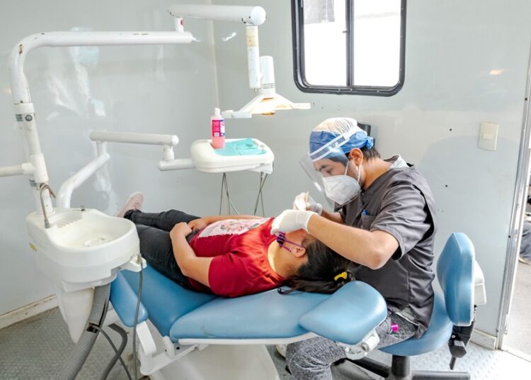 ¿Necesitas servicios dentales para niños? Checa esto