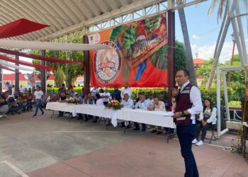 Lalo Castillo llamó a consumir local e impulsar comercio en la mixteca