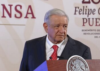 Encapuchados que pararon a Sheinbaum es montaje de oposición: AMLO