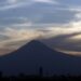 Popocatépetl emite 64 exhalaciones sin caída de ceniza