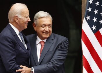 Biden y AMLO acuerdan ‘medidas inmediatas’ para reducir cruces fronterizos