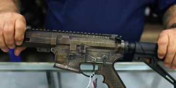 Los fabricantes de armas de EU en la mira del Gobierno Mexicano