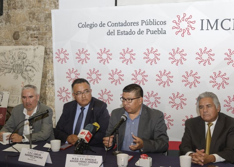 Colegio de Contadores alerta a contribuyentes por ‘terrorismo fiscal’ del SAT