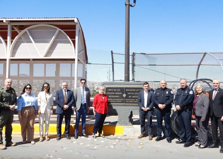 Bárcena visita frontera con Texas: ‘los mexicanos no son delincuentes’