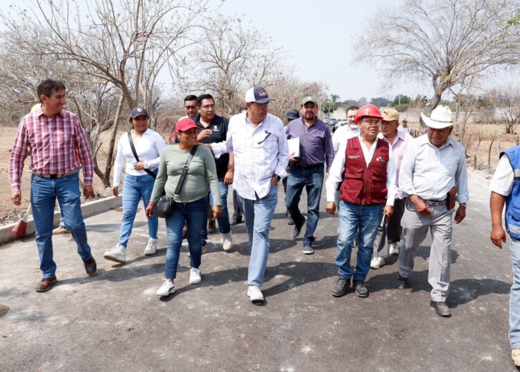 El gobernador Sergio Salomón Céspedes realiza gira de supervisión de obras