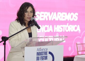 Lupita Cuautle presenta Agenda de Competitividad