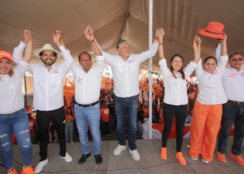 Acajete recibe con los brazos abiertos a Fernando Morales y su familia