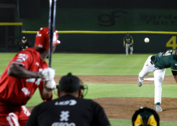 LMB sanciona a jugadores de Diablos y Pericos por la pelea en el tercero de la serie inaugural