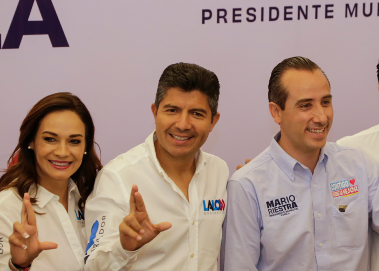 «Más calles pavimentadas para Azumiatla», compromiso de Lalo Rivera y Riestra