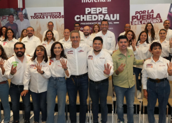Pepe Chedraui presenta planilla de regidoras y regidores