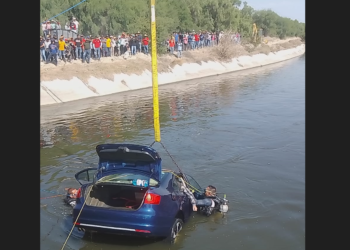 Cuatro decesos por volcadura de vehículo en canal de riego de Valsequillo