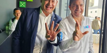 Encuentro casual de Armenta y Rivera