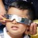SEP exhorta a escolares ver eclipse con las medidas correspondientes