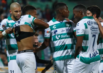 Santos contra Disney: la guerra comenzó
