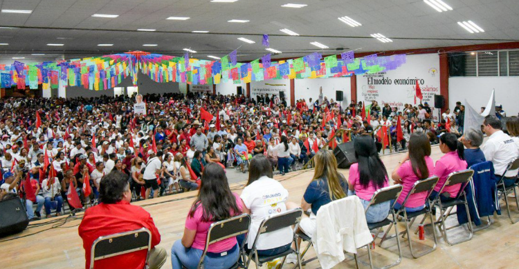 Lleno total en Balcones del sur en apoyo a Mario Riestra
