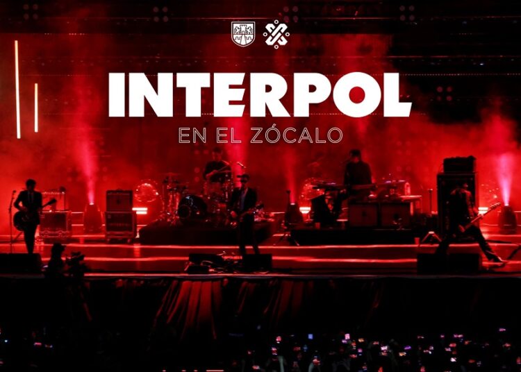 Interpol se presenta ante 160 mil fans en el Zócalo de CDMX