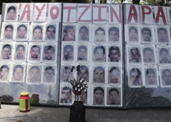 AMLO se reunirá con padres de Ayotzinapa después de elecciones