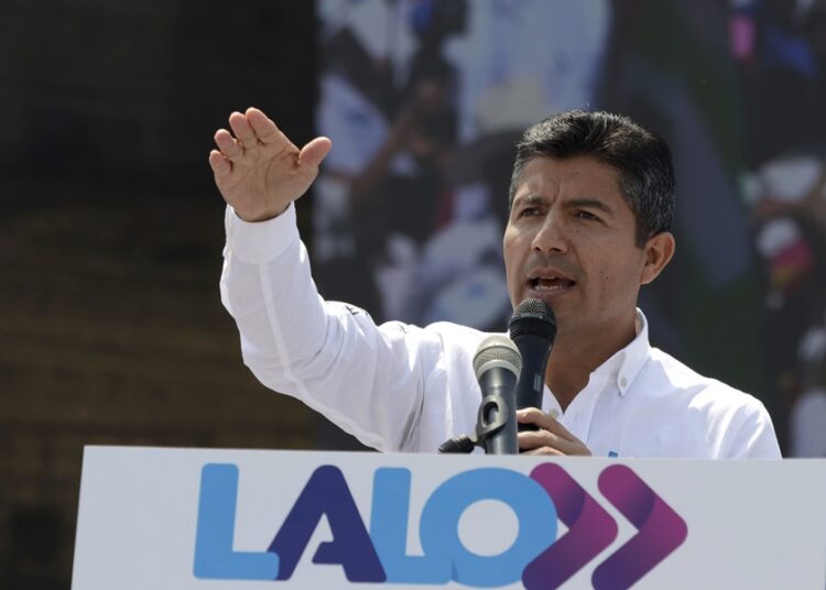Lalo Rivera promete crear centros para atender a adultos mayores y personas con discapacidad