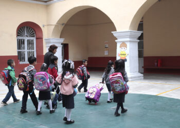 El 8 de abril regresan a clases más de 2 millones de alumnos