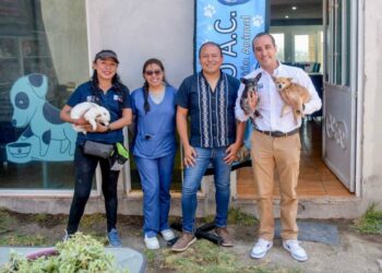 Crear 10 parques caninos, promesa de Mario Riestra para una ciudad más amigable