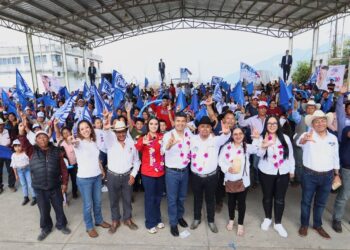 Eduardo Rivera se compromete a brindar mejores caminos a Quimixtlan