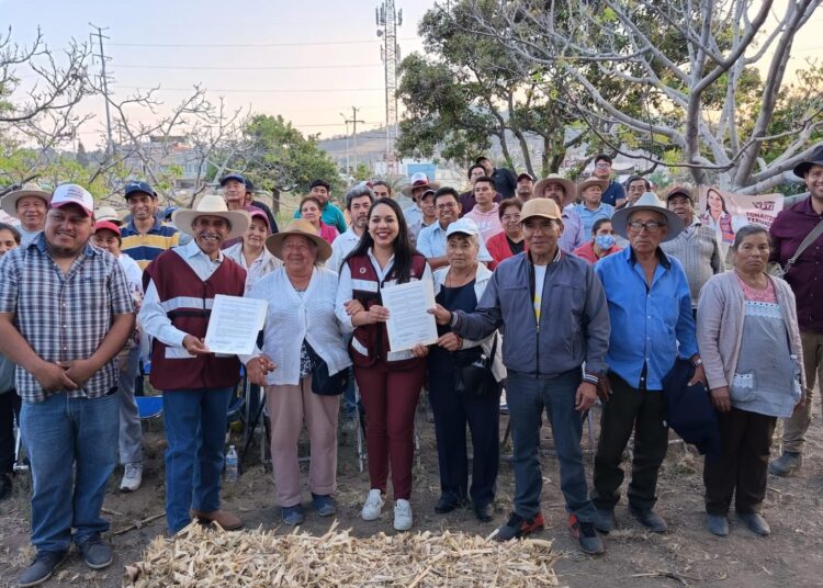 Firma Tonantzin Fernández acuerdos en favor del campo en San Pedro Cholula