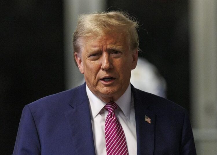 Mañana comienza fase de alegatos iniciales de juicio a Trump