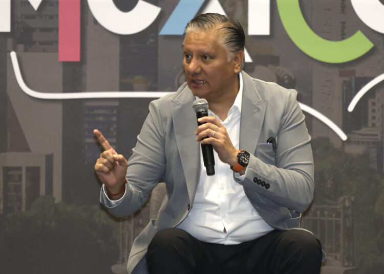 Morales pide a universitarios la oportunidad de gobernar