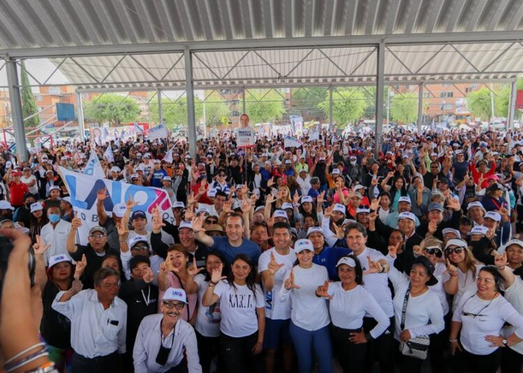 Lalo Rivera anuncia Tarjeta de Salud durante actividad física en Agua Santa