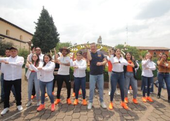 Fernando Morales propone un lugar fijo a micro empresarios del Tianguis Revolución en Zacatlán