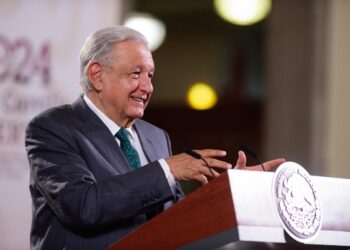 México suministrará electricidad a Belice, pese a apagones masivos